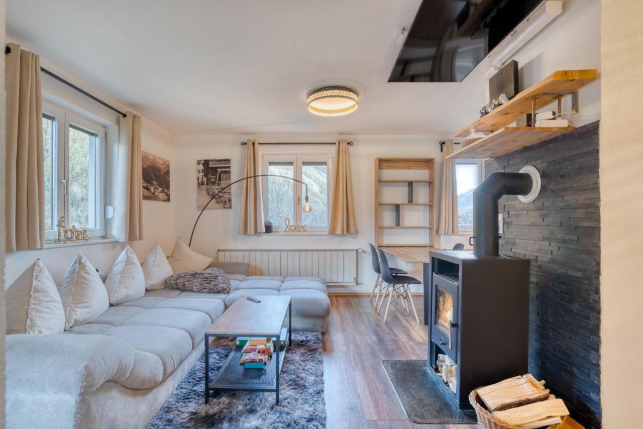 Apartment Sweet *